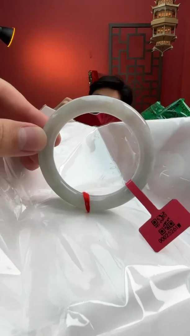 未镶嵌手镯（圆镯）翡翠翡翠手镯2