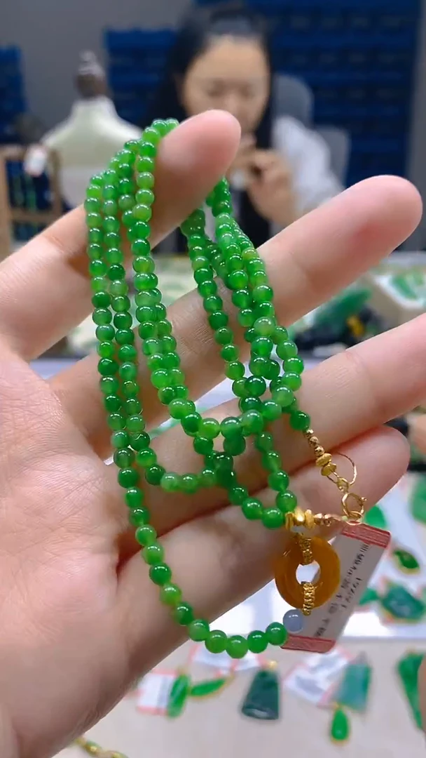 翡翠未镶嵌颈饰新号开播 全场乱卖