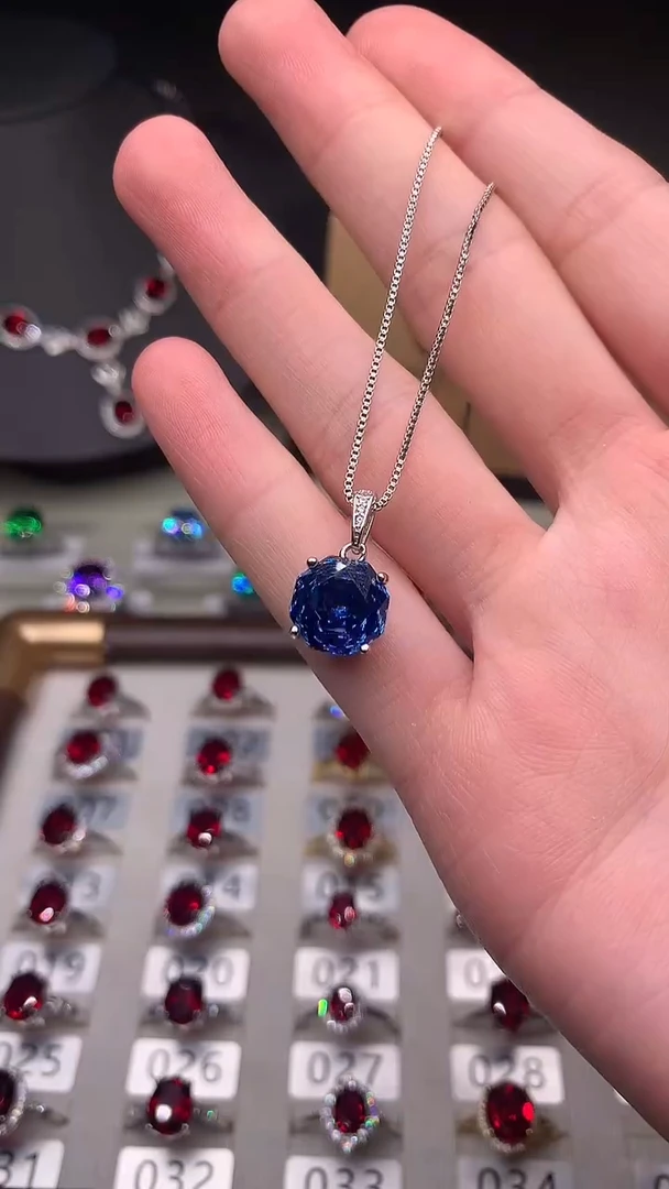 吊坠(赠链)银S925镶嵌托帕石·······