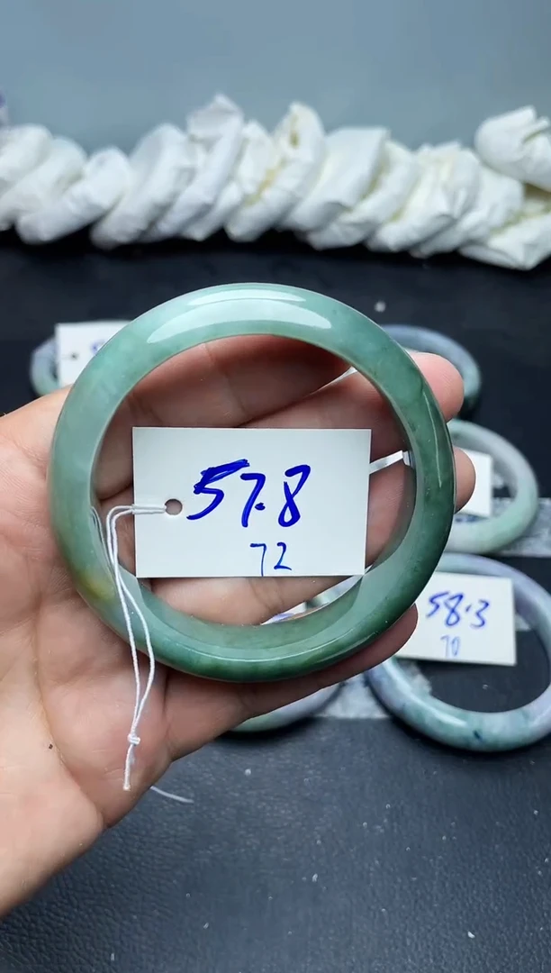 未镶嵌手镯翡翠72