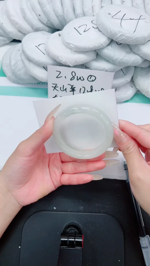 石英质玉手镯未镶嵌632-52.4