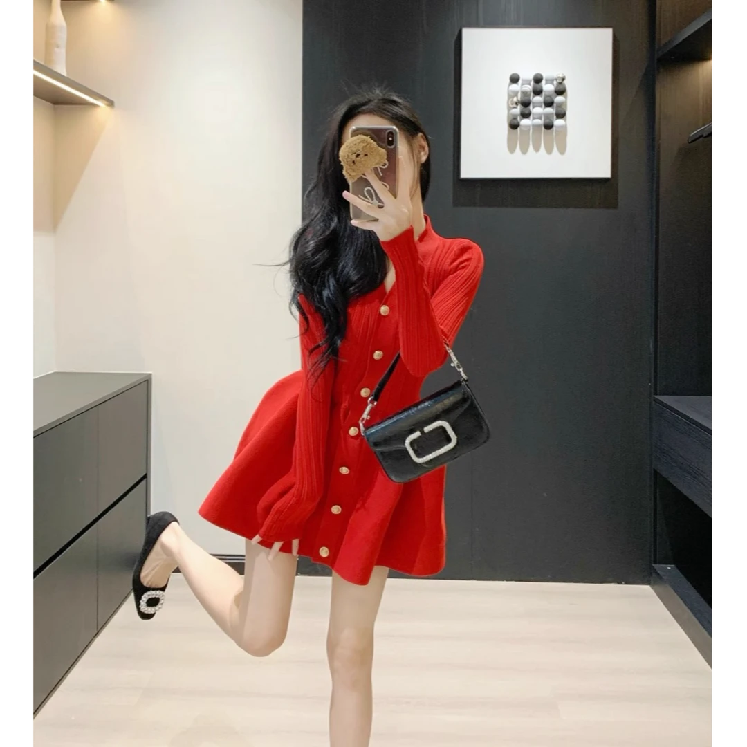 Leathercat红色连衣裙2025春秋新款女气质小香风显瘦v领针织短裙