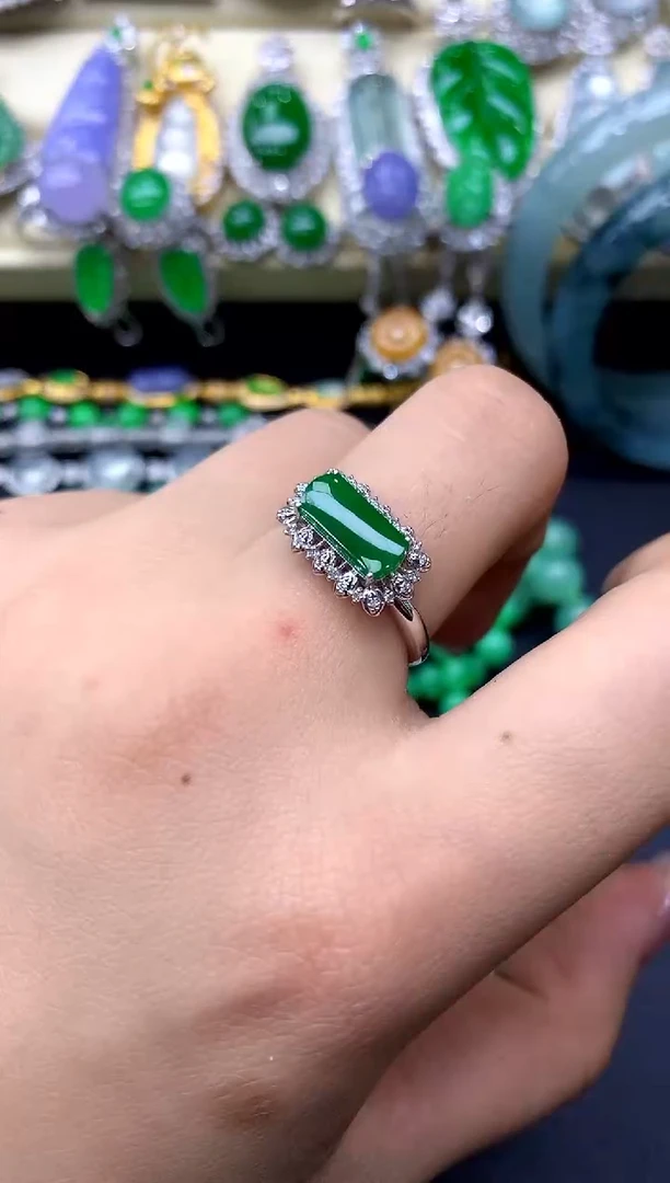 18K金镶嵌戒指翡翠213-中国好珍宝