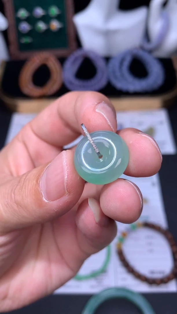 18K金镶嵌定制翡翠48小时鉴赏期 退货不扣服务费