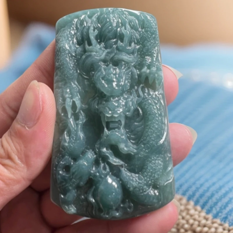 纯天然A货翡翠《龙牌》挂件