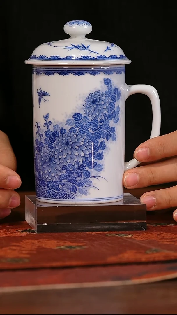 瓷姑娘-小桥窑办公杯飞碟从菊图-来钟珍藏