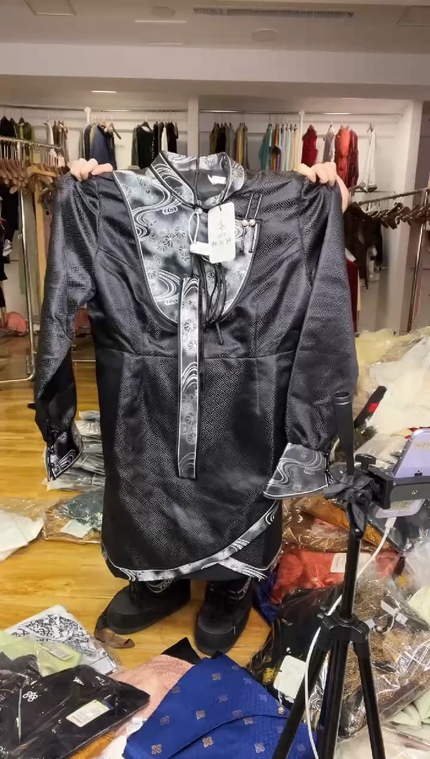 连衣裙       3XL码    135-145斤