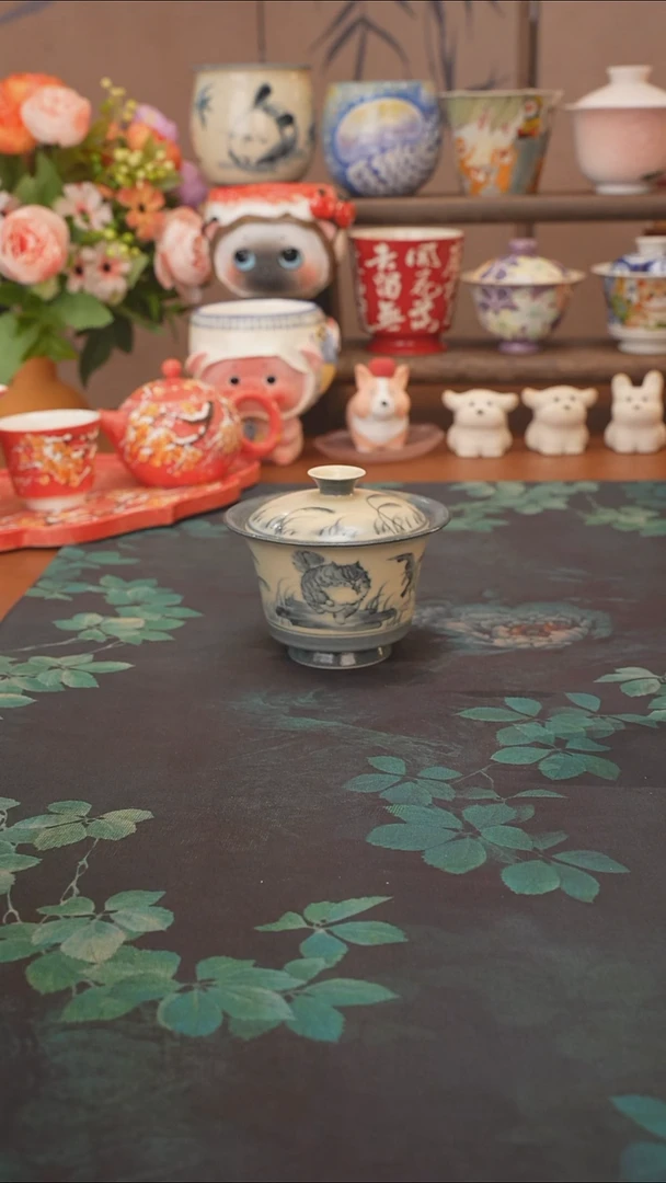 小雾垂露  猫猫叼鱼盖碗