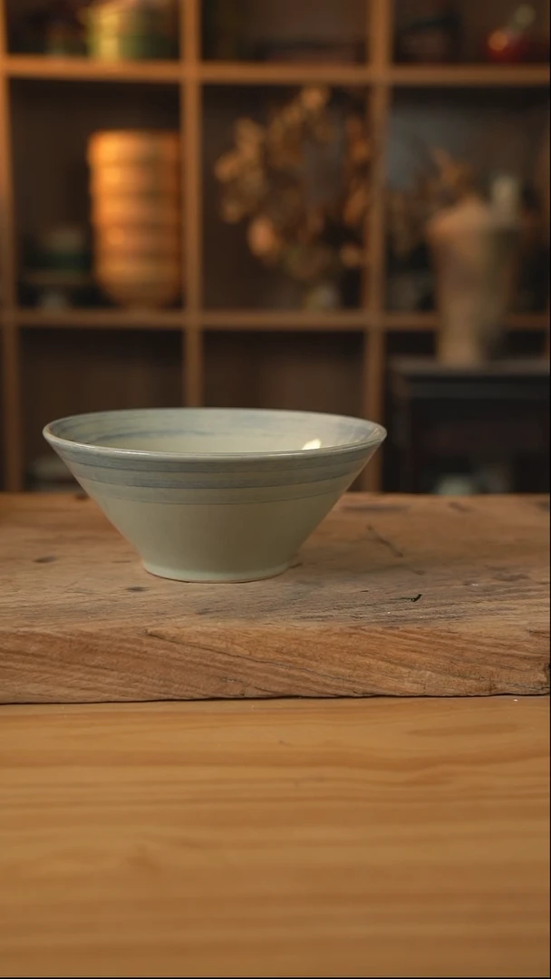 青云系列的8英寸斗笠面碗