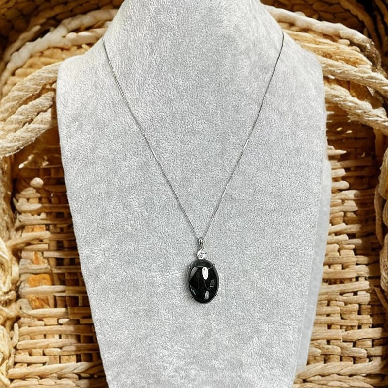 黑翡翠吊坠椭圆形