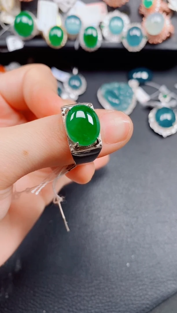 银S925镶嵌戒指翡翠靠*王翡翠