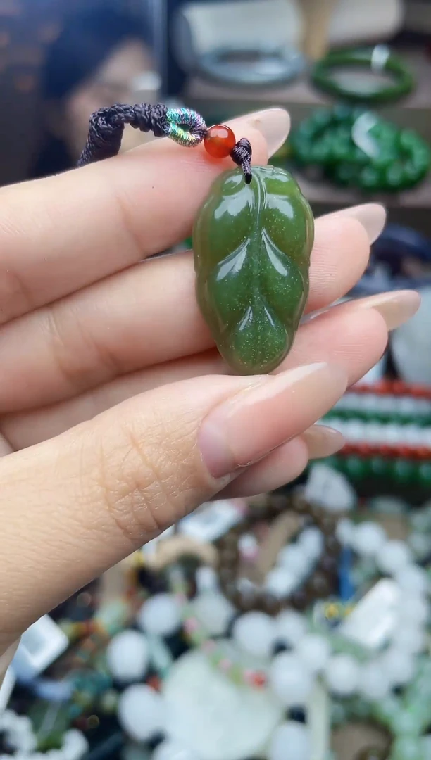 颈饰未镶嵌和田玉未镶嵌和田玉吊坠拍一发一