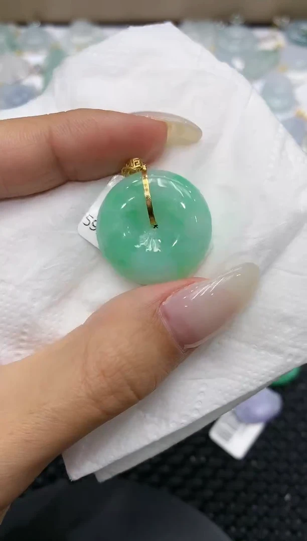 颈饰18K金镶嵌翡翠111111111111
