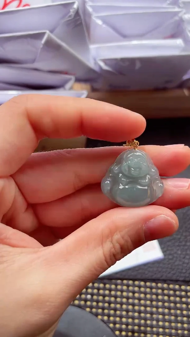 颈饰18K金镶嵌翡翠 000111