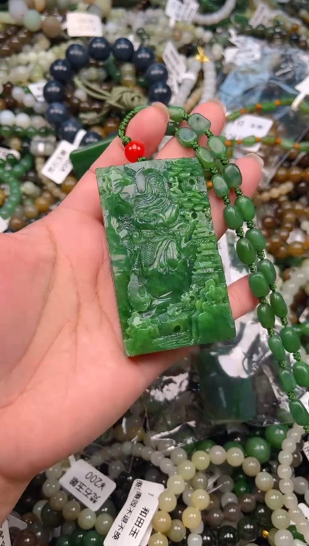 颈饰未镶嵌和田玉1