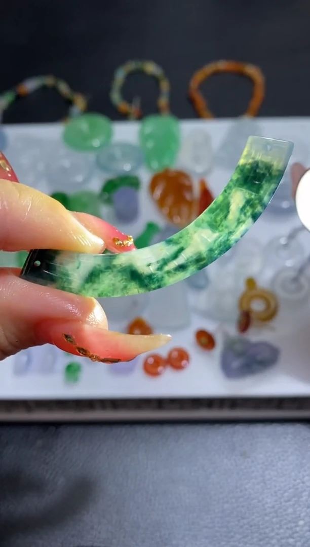 未镶嵌定制翡翠翡翠毛货~