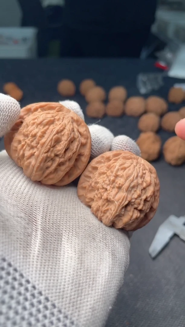 把件文玩核桃a199  白狮子 41尺