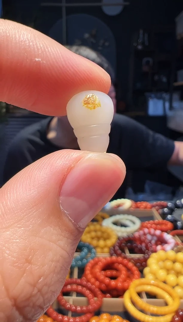 手串未镶嵌和田玉三通