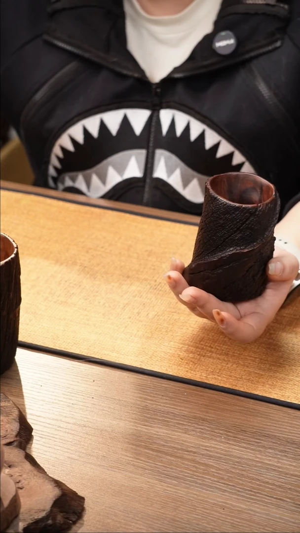 27号云小屋紫柚木笔筒