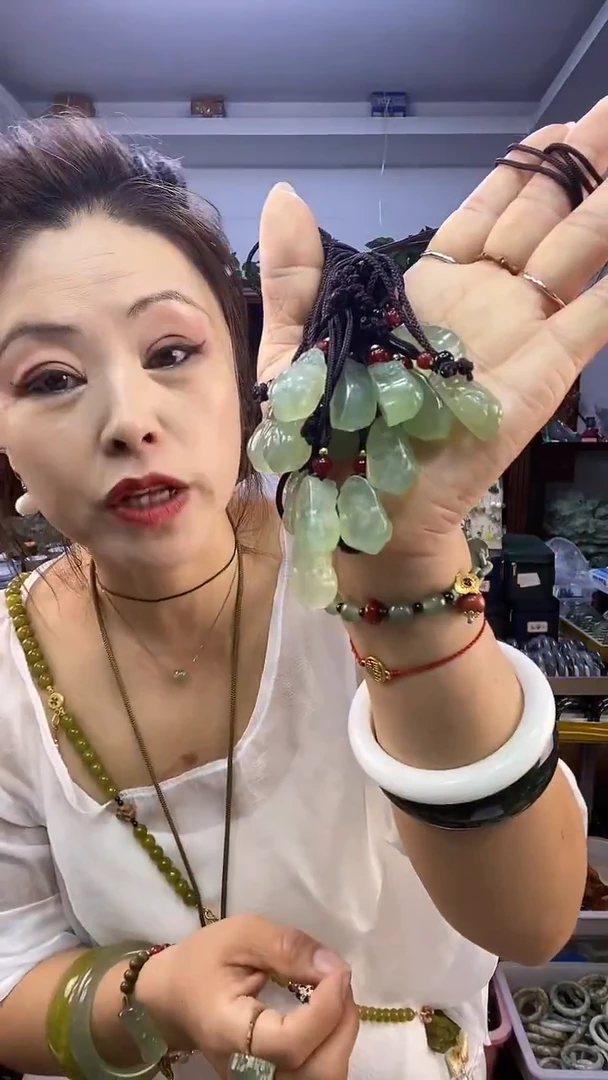 未镶嵌蛇纹石玉貔裘多样性发货其中之一