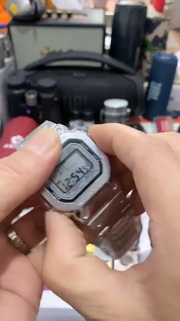 瓷片闪购商品  如图所示