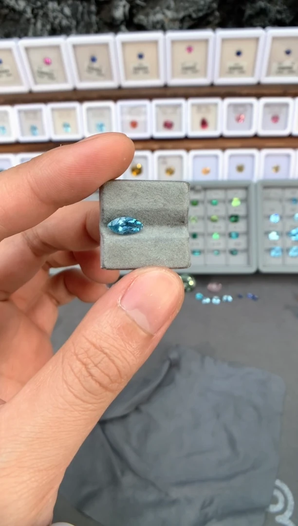 【闪购商品】定制海蓝宝石裸石未镶嵌0.95ct