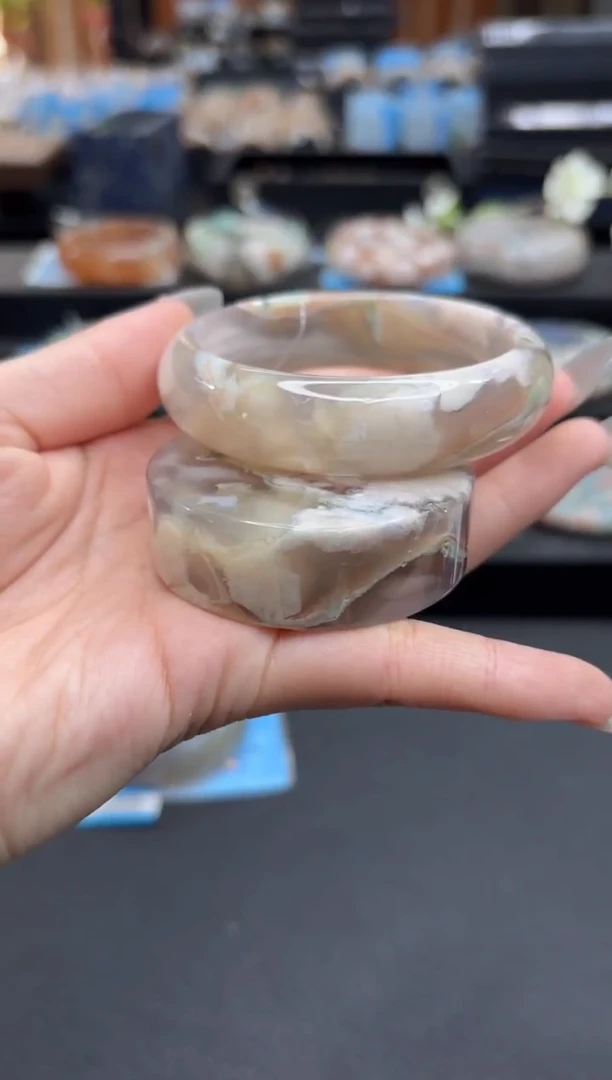 未镶嵌手镯石英质玉C558(58圈赠送镯心)