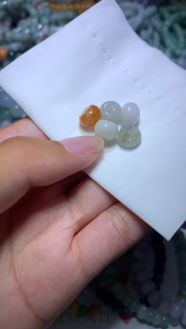 翡翠挂件未镶嵌量**制MJX023817