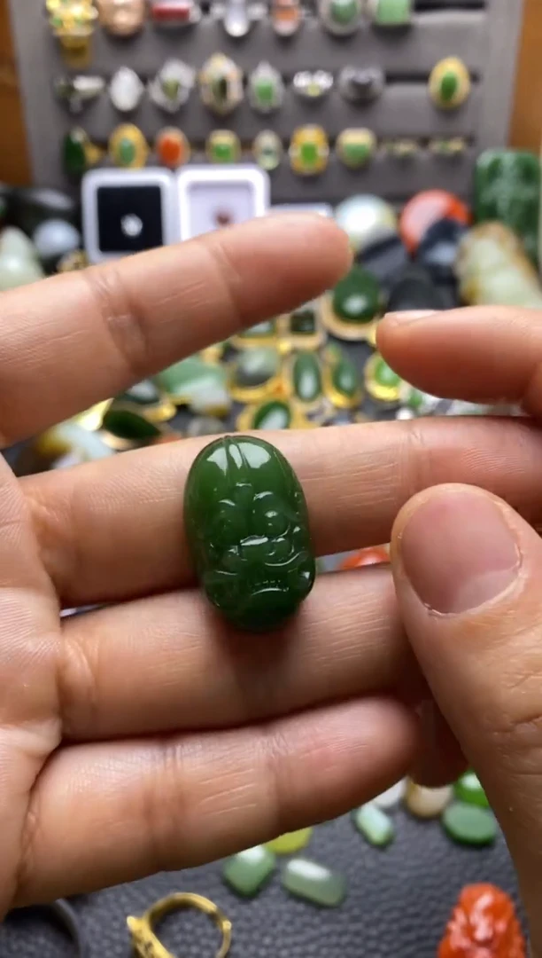 未镶嵌和田玉珠宝半成品慧**癫戒面