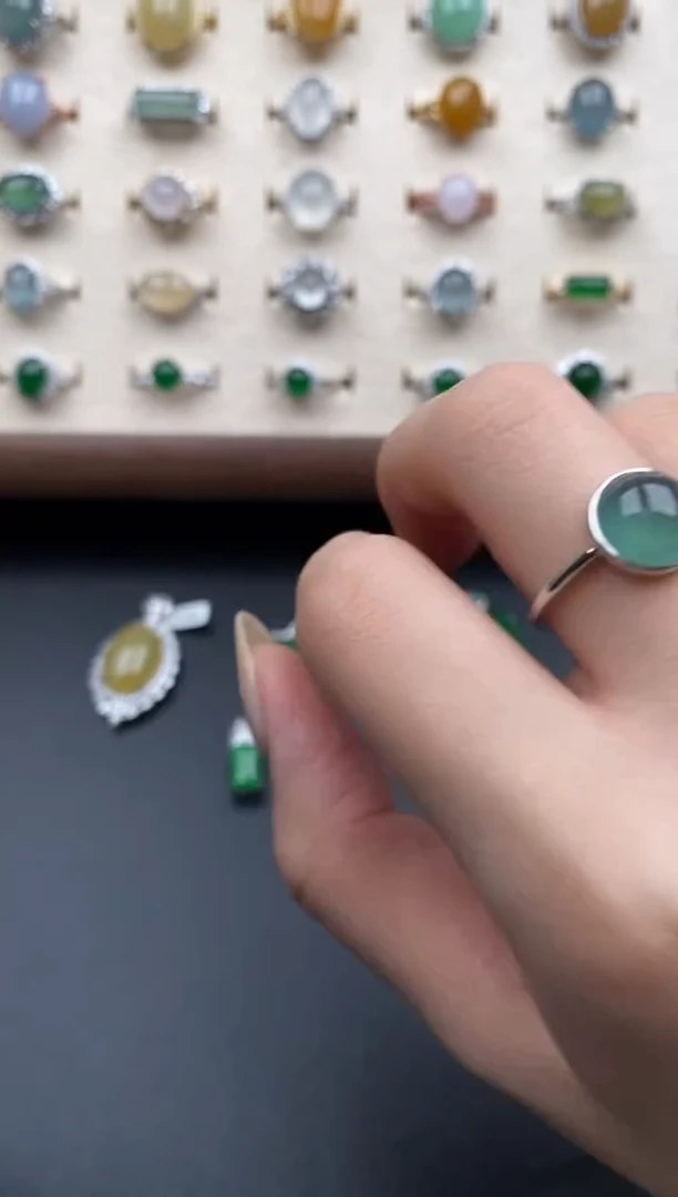 银S925镶嵌戒指翡翠一物一证一礼盒