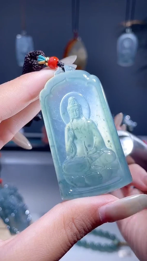 颈饰未镶嵌翡翠观音
