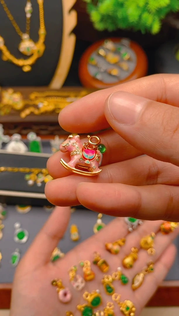 翡翠银S925镶嵌吊坠(不含链)粉色木马