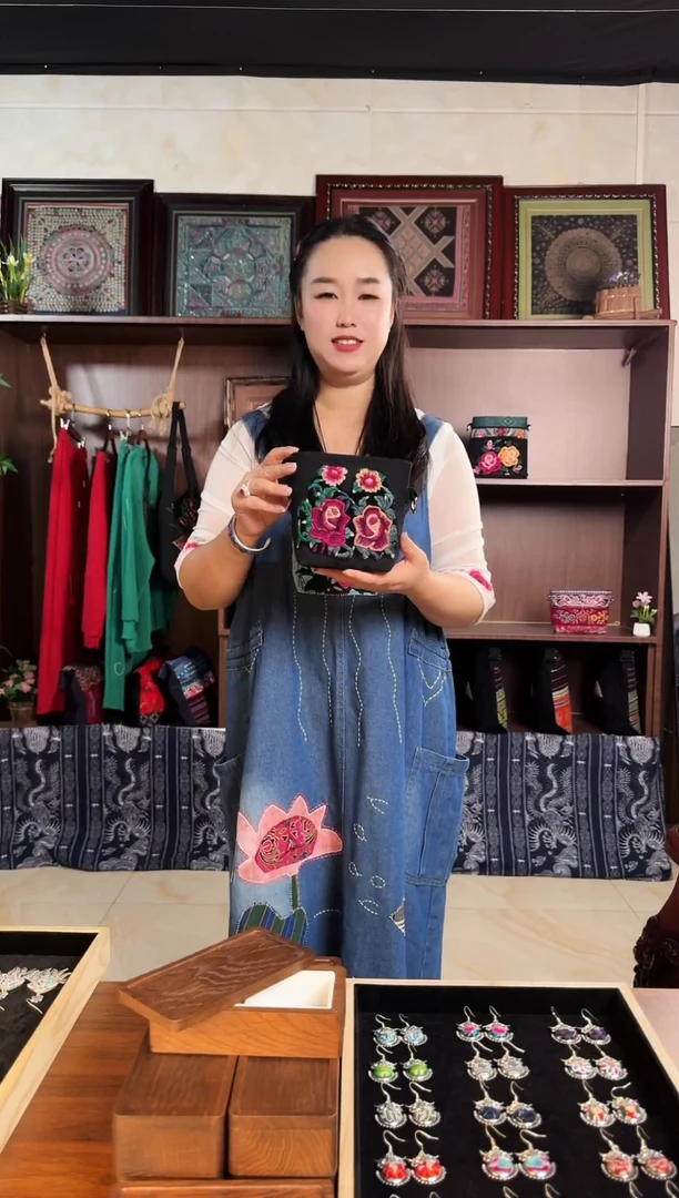 刺绣贵州苗绣非遗集市D8438