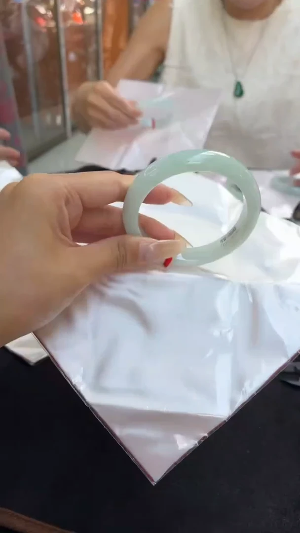 未镶嵌翡翠手镯定制翡翠一****）意向金1000