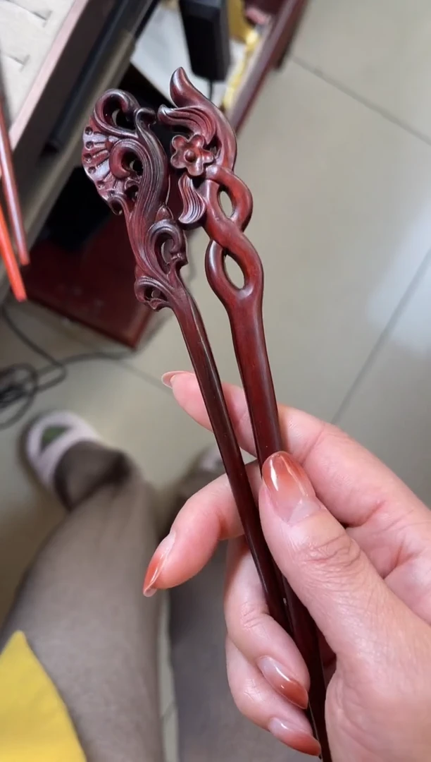 【闪购商品】染料紫檀（血檀）其他发簪两支