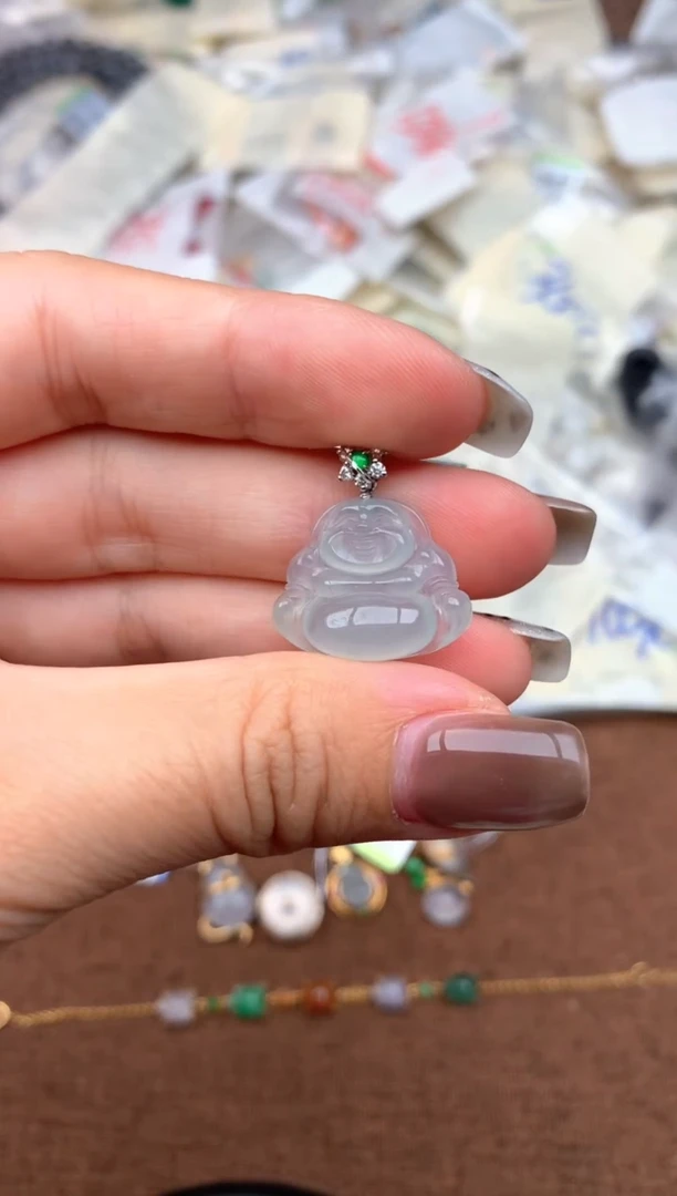 18K金镶嵌挂件翡翠—