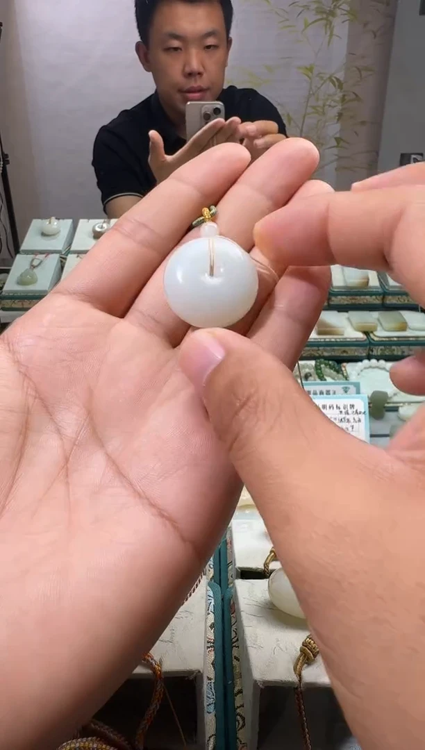 颈饰未镶嵌和田玉?***?27厚平安扣