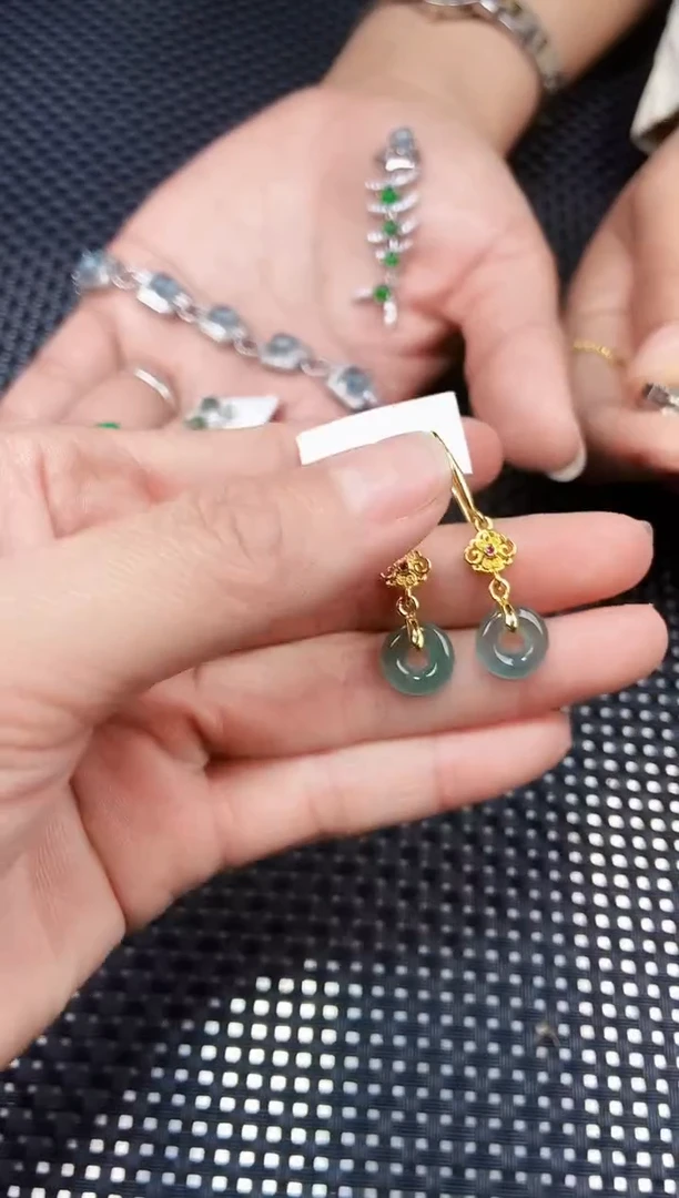 【闪购商品】翡翠耳饰未镶嵌11111111