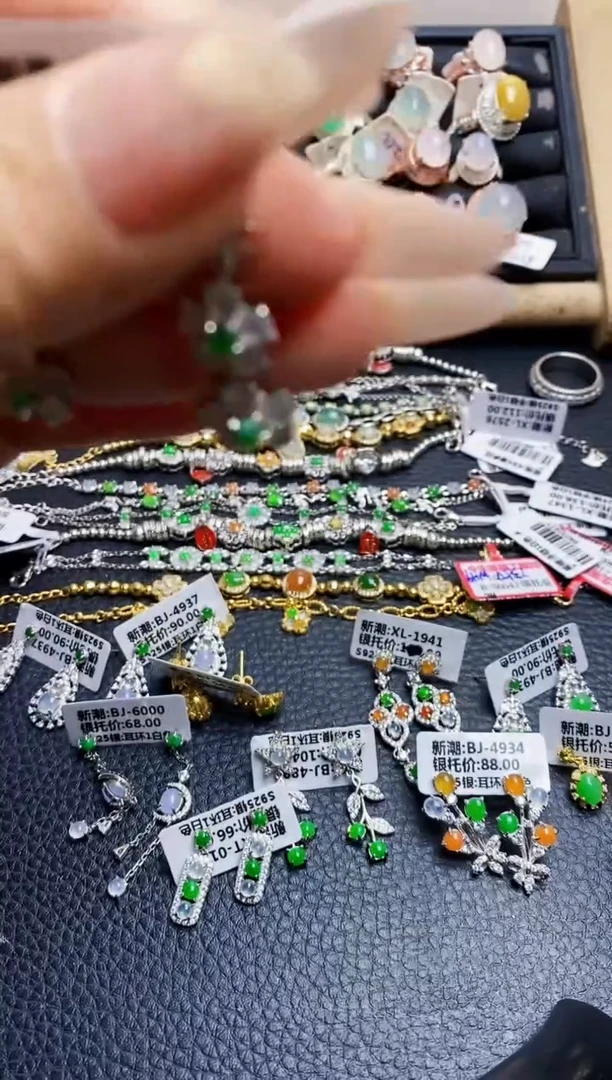 翡翠戒指银S925镶嵌1111