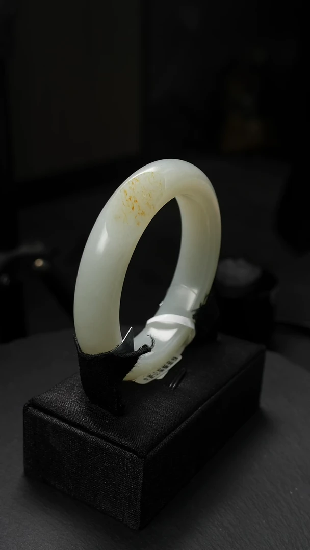 未镶嵌手镯和田玉白玉洒金皮手镯56.5圈