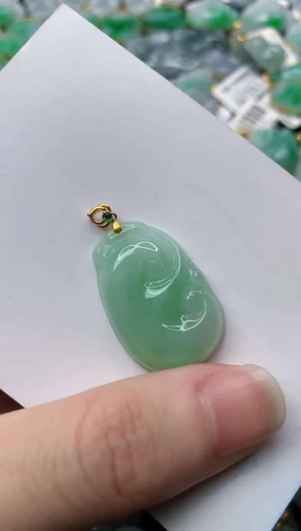 【闪购商品】翡翠颈饰18K金镶嵌50.........