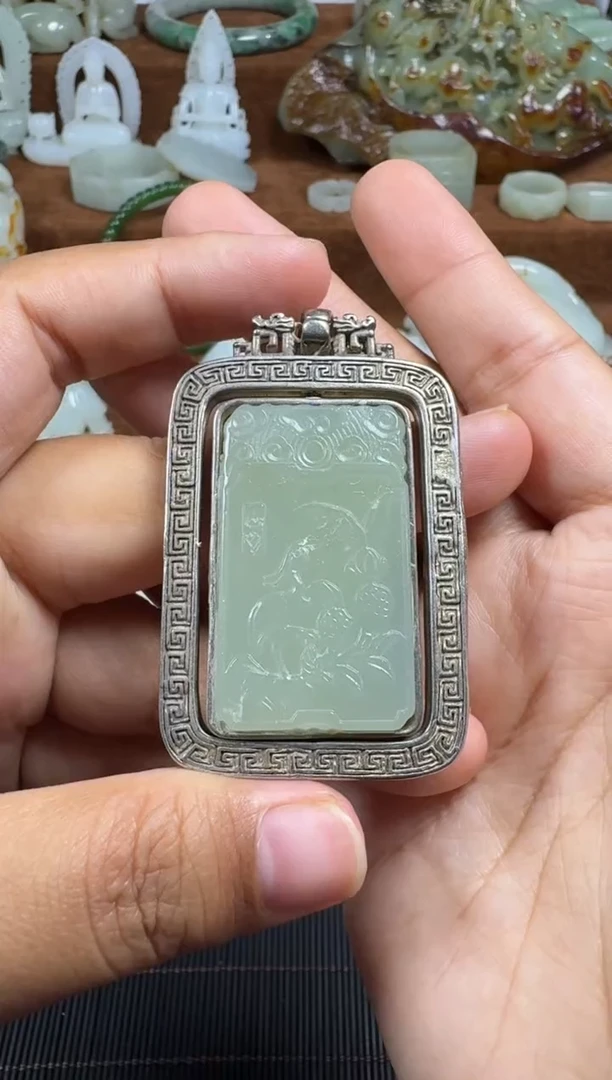 颈饰未镶嵌翡翠1