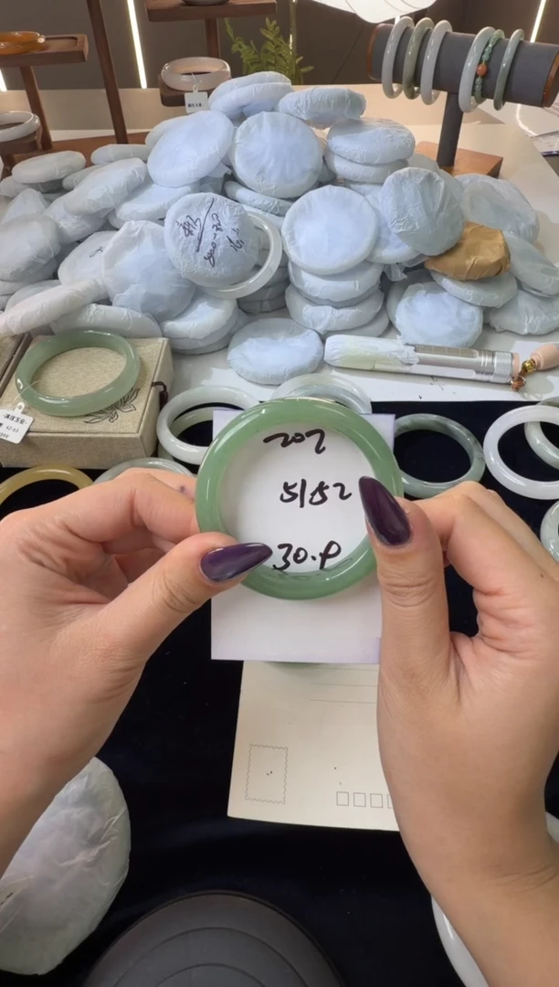 未镶嵌手镯石英质玉202//