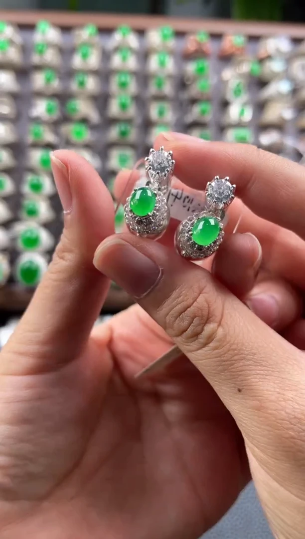 18K金镶嵌定制翡翠天然A货翡翠戒面 11.26