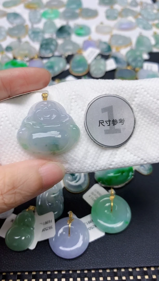 翡翠18K金镶嵌颈饰天然缅甸A货翡翠