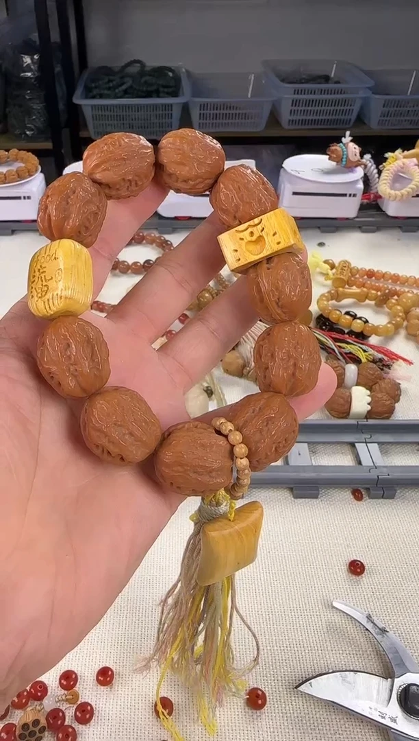 手串文玩核桃富得流油