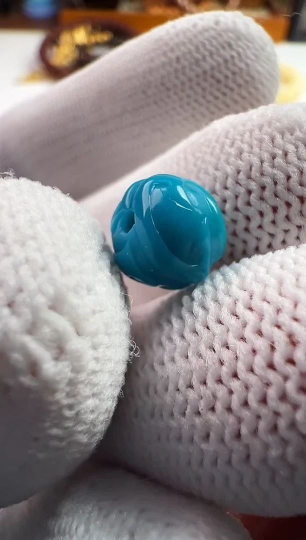 未镶嵌绿松石颈饰绿松石