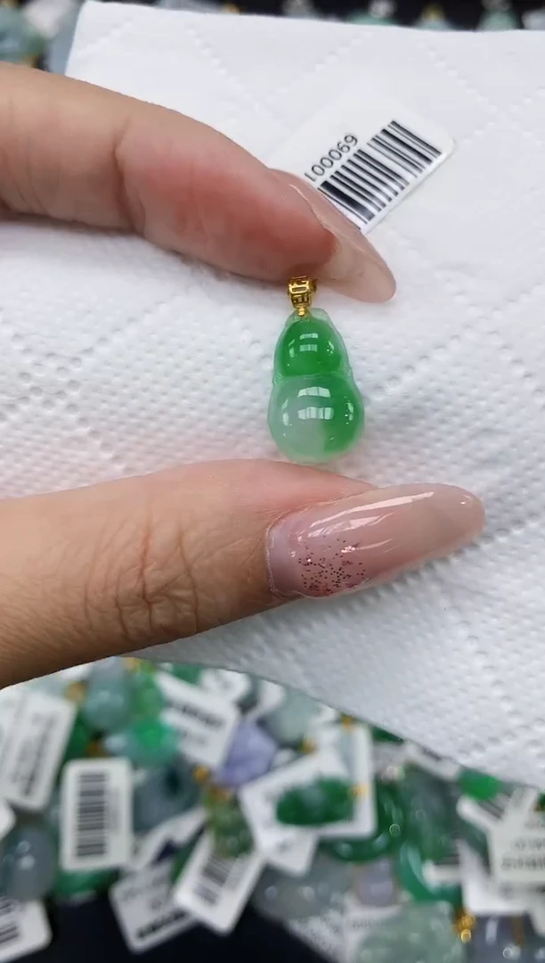 颈饰18K金镶嵌翡翠1111111111