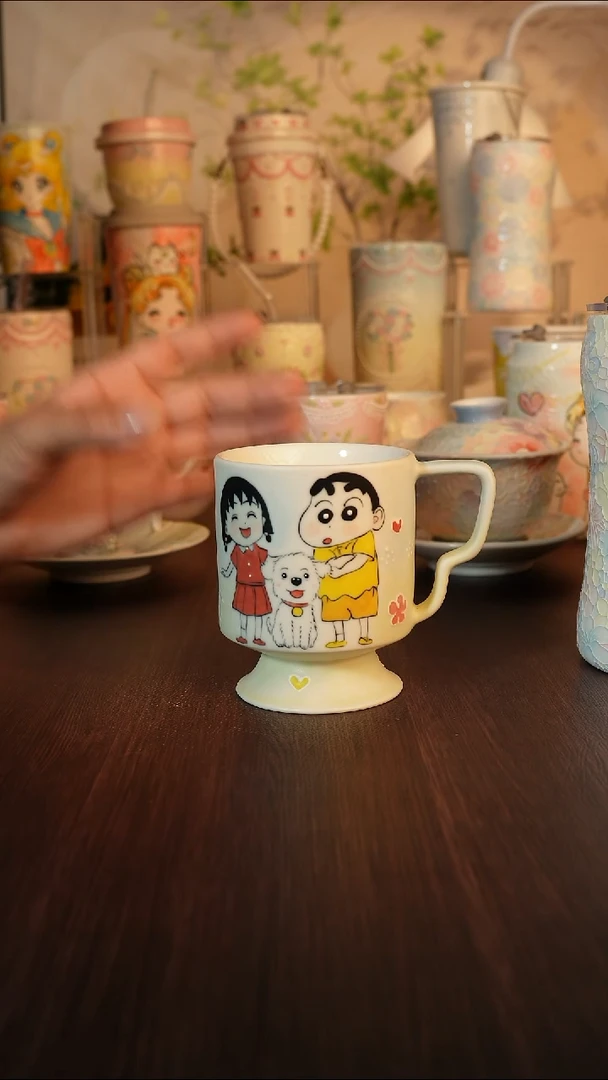 景德镇手绘的杯子