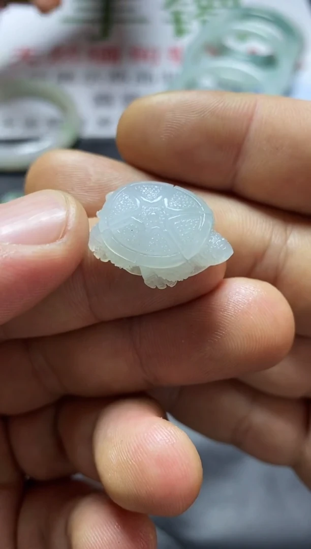 定制翡翠乌龟未镶嵌毛货需精细抛光